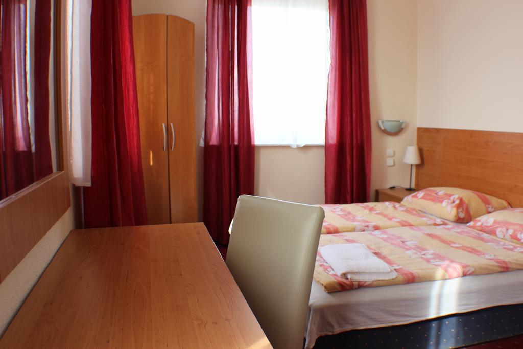 Hotel Menthol Budapest Room photo